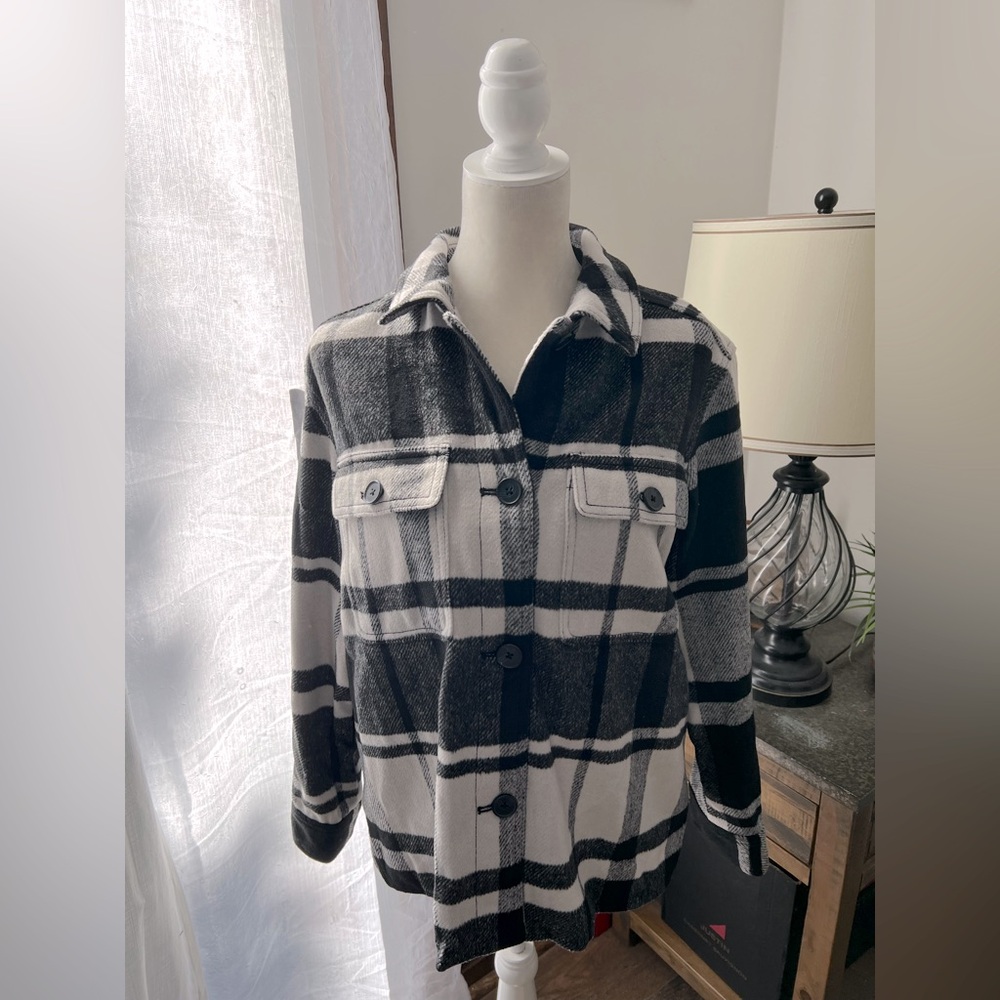 NWT Old Navy plaid shacket